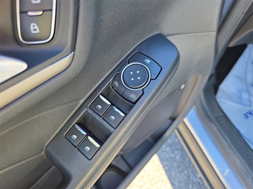 Used 2022 Ford Escape SEL image 19