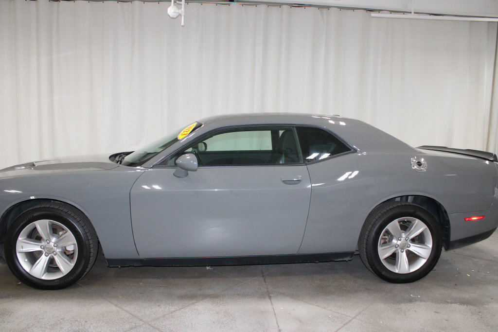 Used 2023 Dodge Challenger SXT RWD image 6
