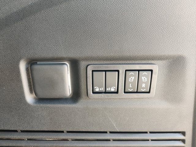 Used 2026 Chevrolet Suburban Z71 w/ Comfort Package image 36