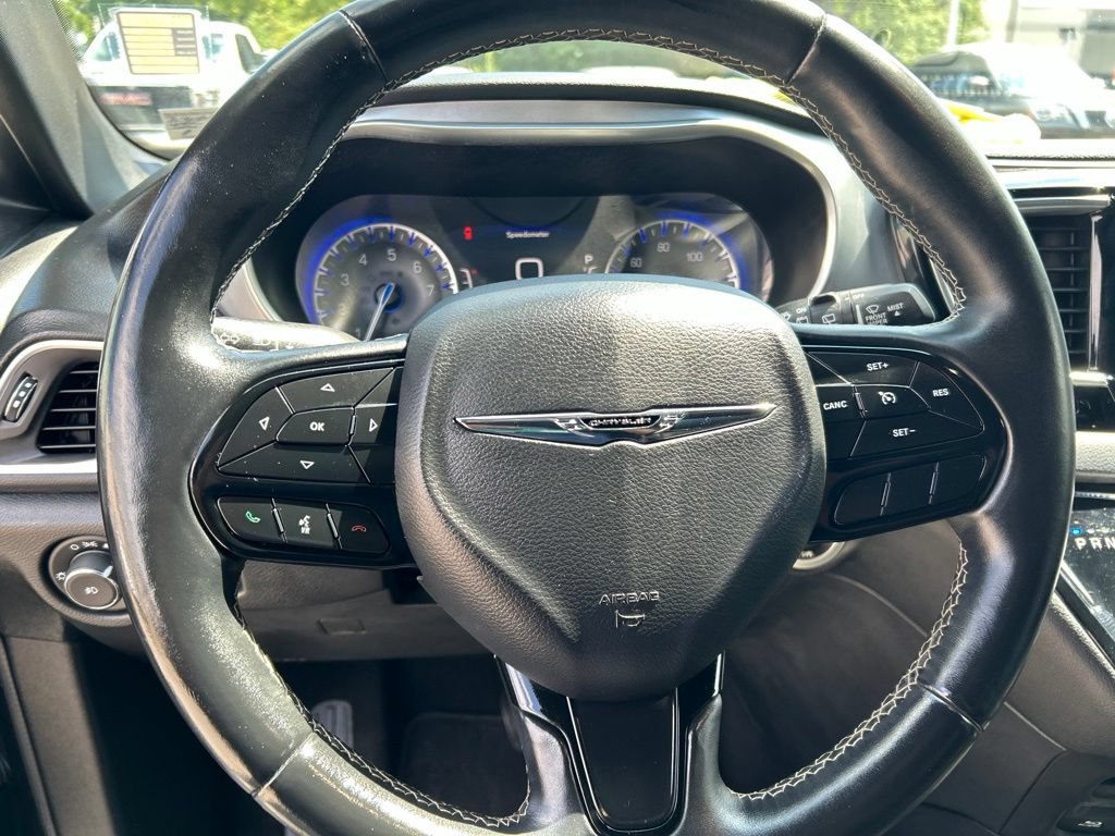 Used 2018 Chrysler Pacifica Touring-L Plus w/ S Appearance Package FWD image 11