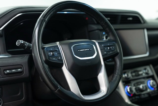 Used 2023 GMC Yukon XL Denali image 11
