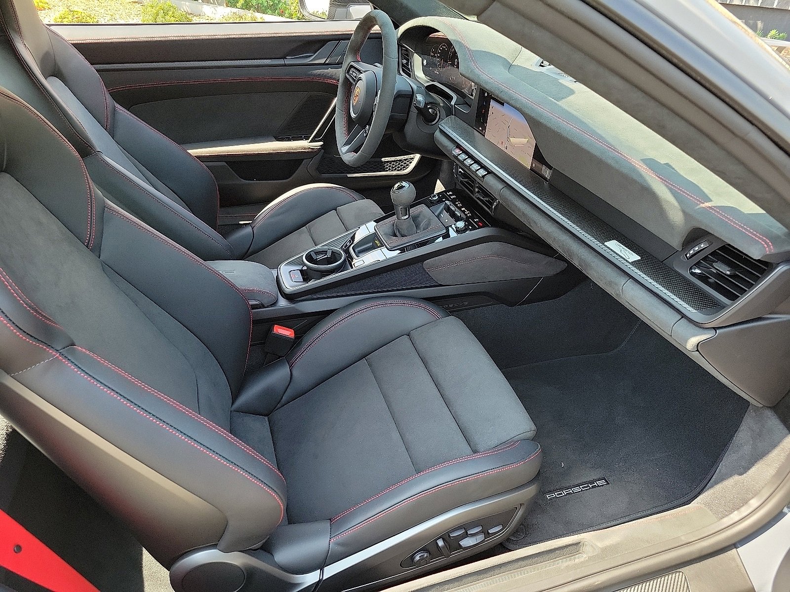 Certified 2025 Porsche 911 GT3 image 28