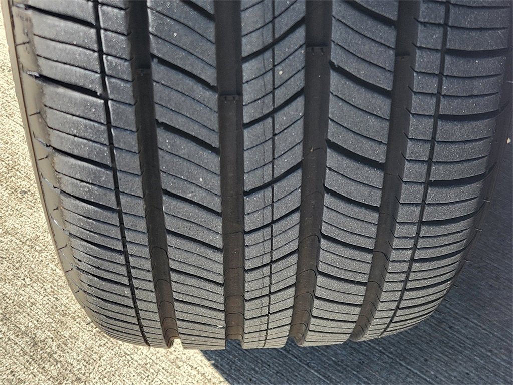 Used 2025 Lexus ES 350 w/ Premium Package image 11