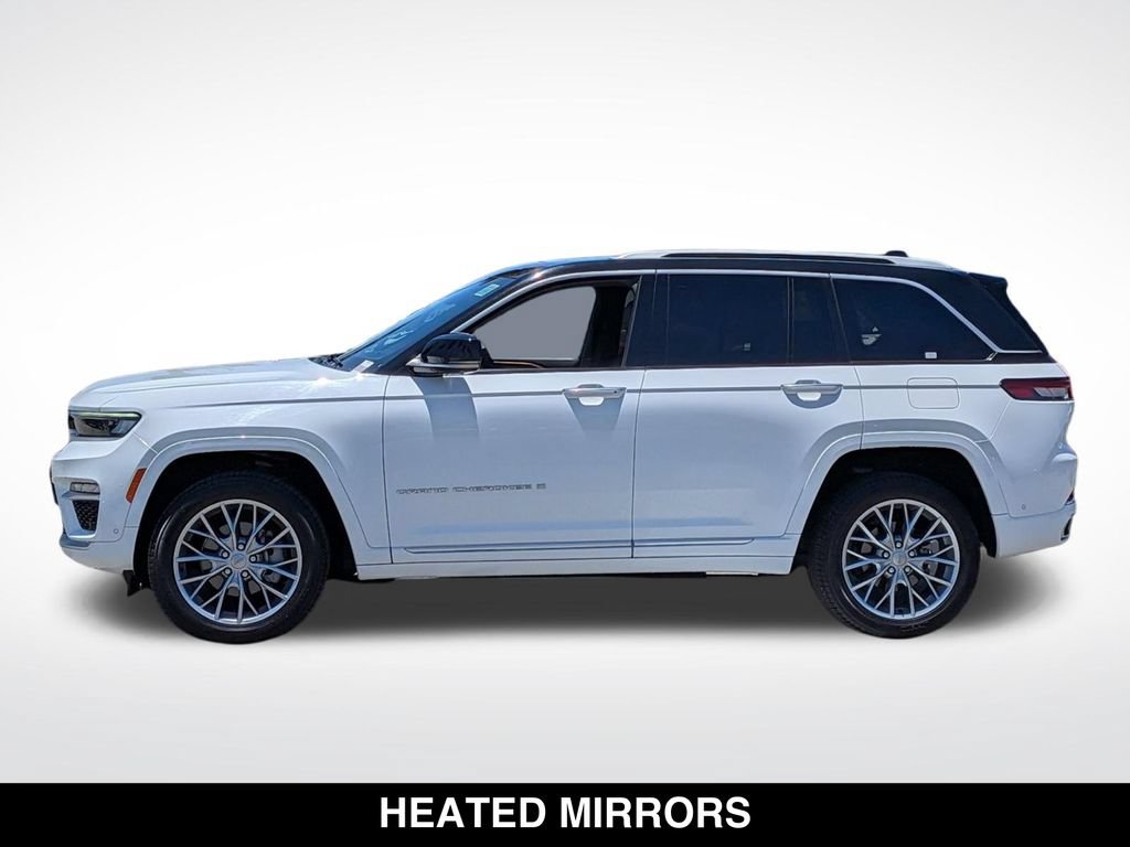Certified 2022 Jeep Grand Cherokee Summit w/ Luxury Tech Group V RWD image 5