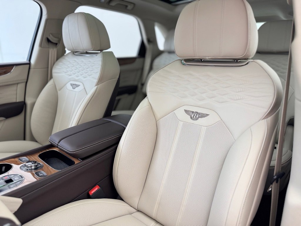 New 2025 Bentley Bentayga image 27