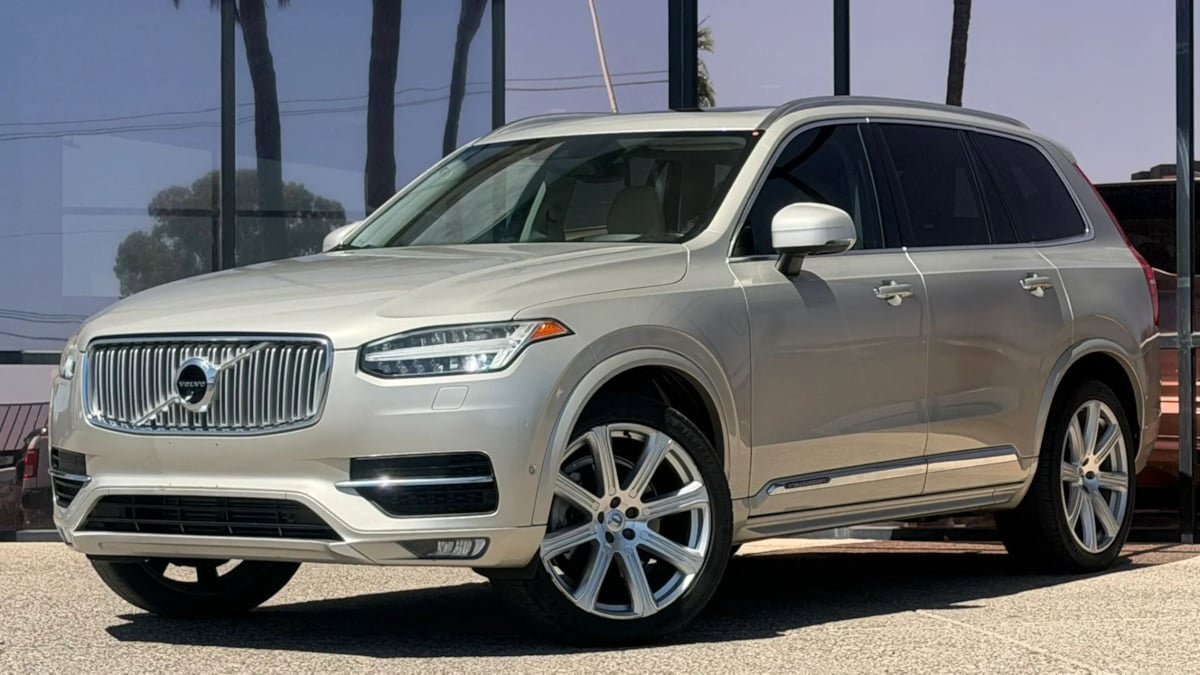 Used 2017 Volvo XC90 T6 Inscription w/ Vision Package AWD/4WD image 3