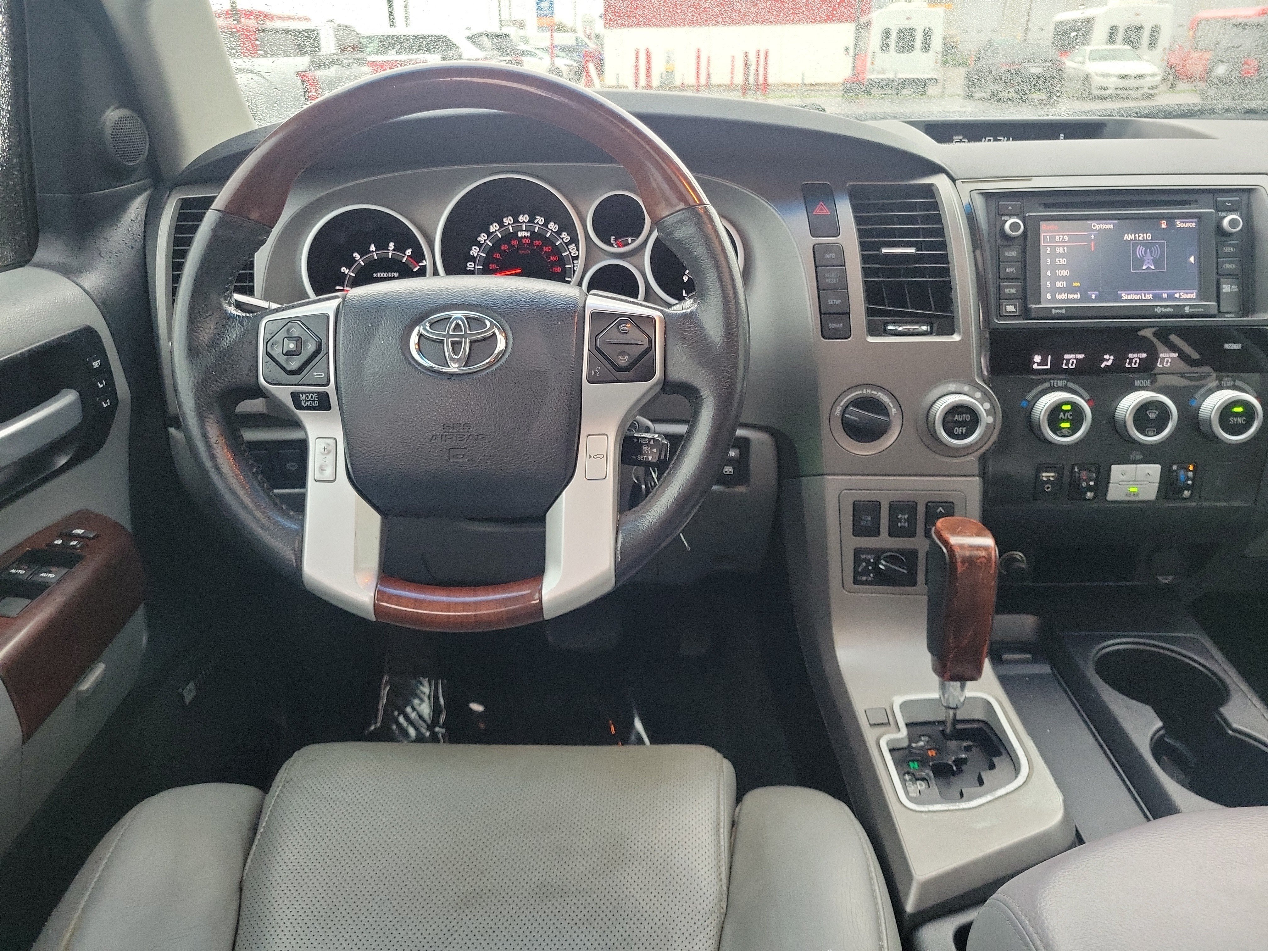 Used 2017 Toyota Sequoia Platinum AWD/4WD image 10