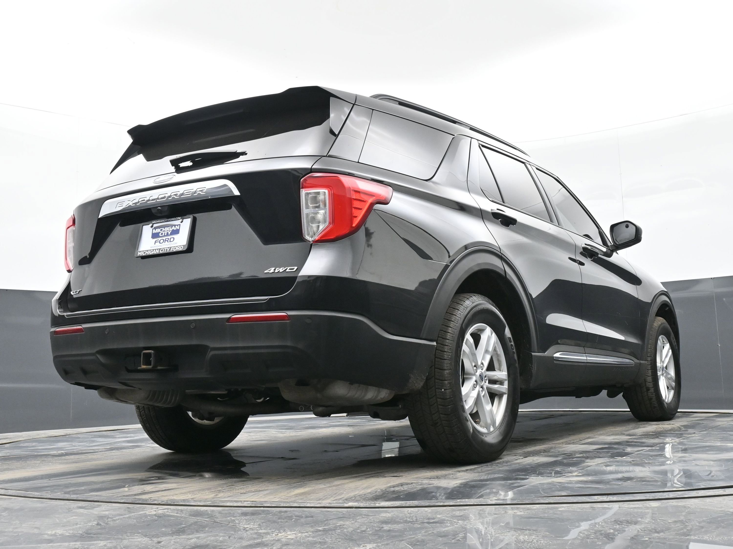 Used 2021 Ford Explorer XLT w/ Class III Trailer Tow Package AWD/4WD image 33