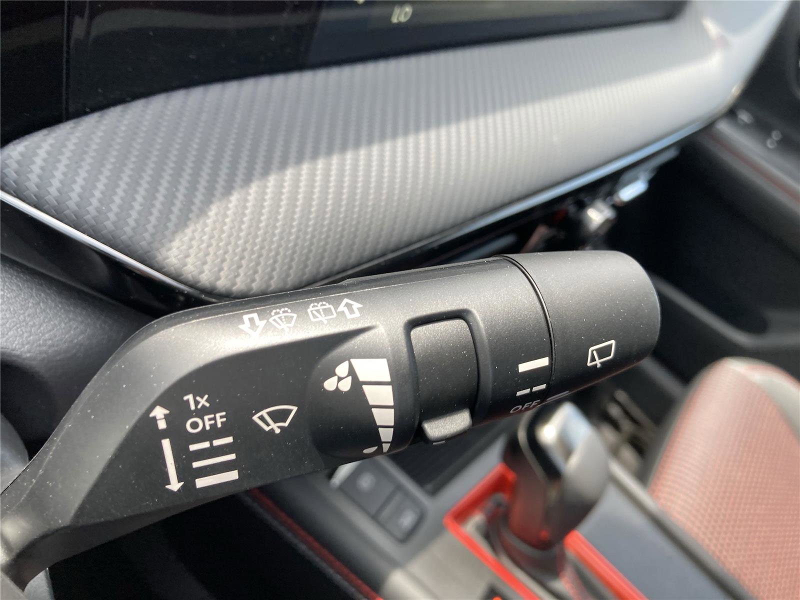 New 2025 Nissan Kicks SR image 34