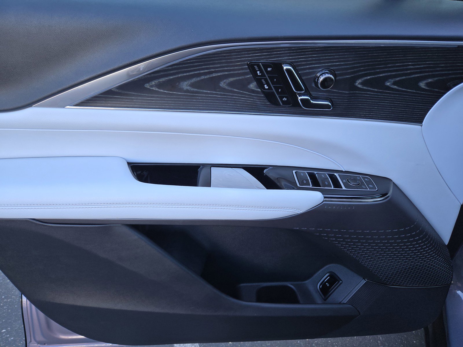 Certified 2024 Cadillac Lyriq Luxury RWD image 16