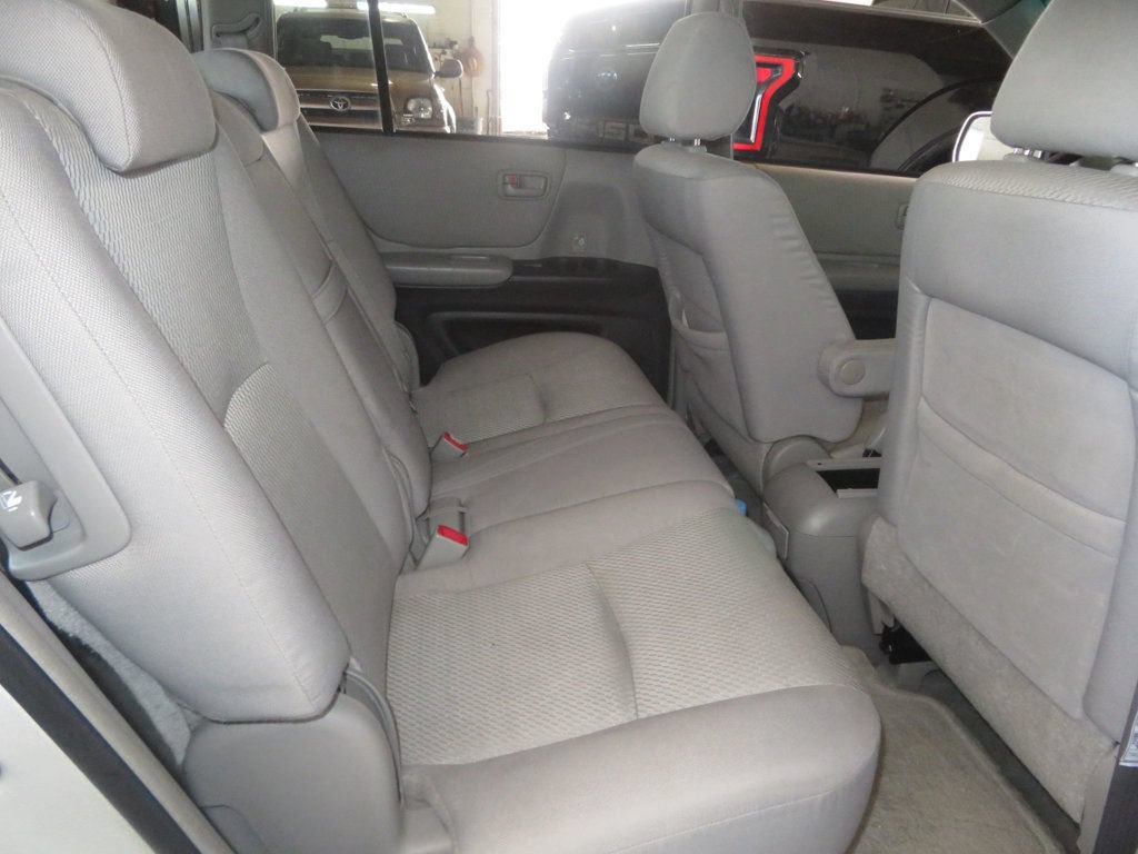 Used 2004 Toyota Highlander 4WD V6 image 25