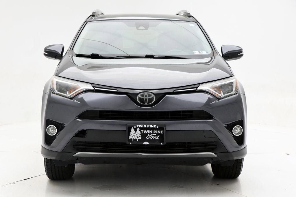 Used 2017 Toyota RAV4 XLE AWD/4WD image 4