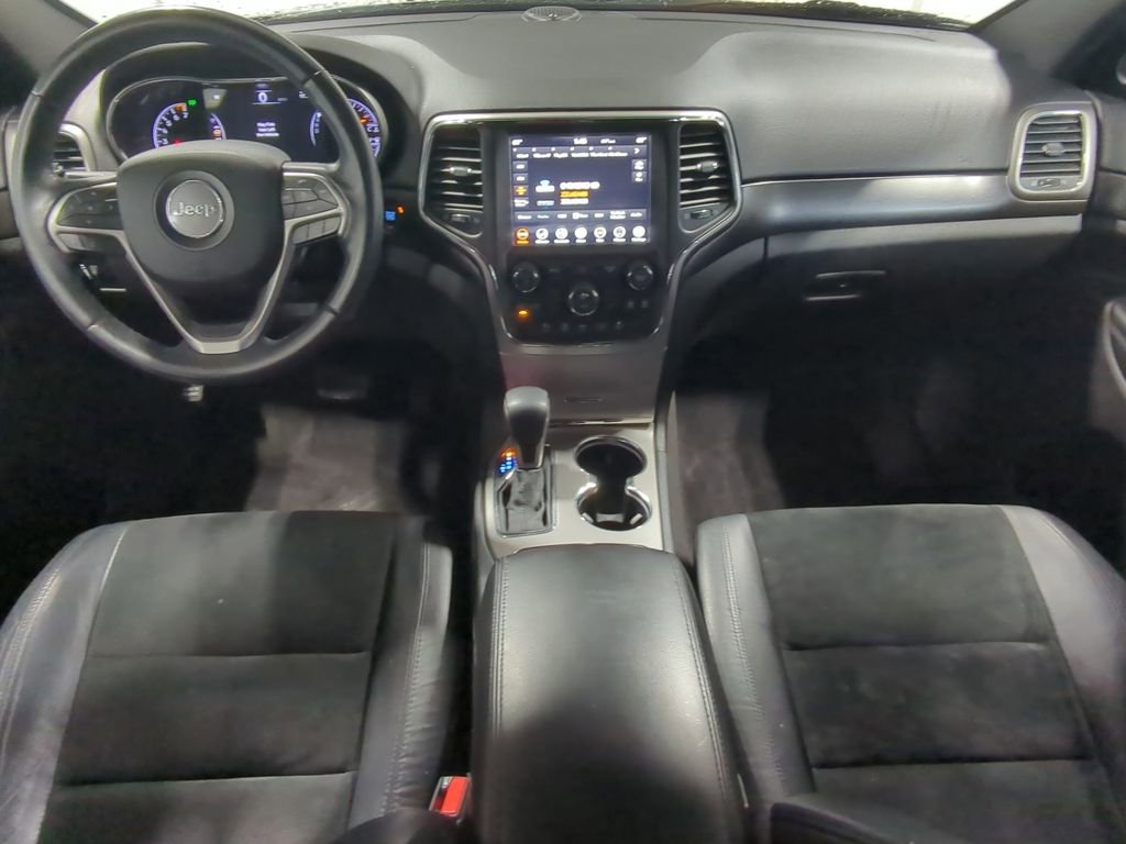 Used 2018 Jeep Grand Cherokee Laredo image 18