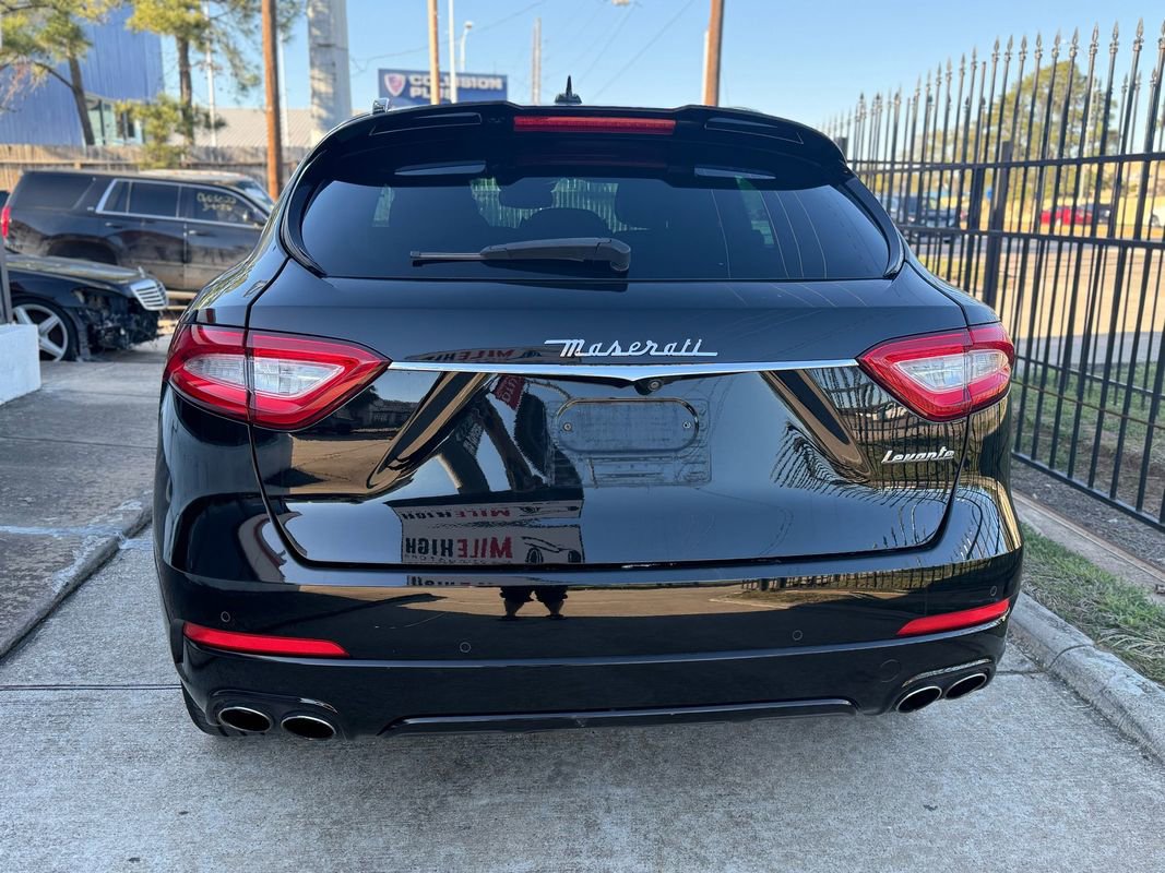 Used 2017 Maserati Levante S AWD/4WD image 5