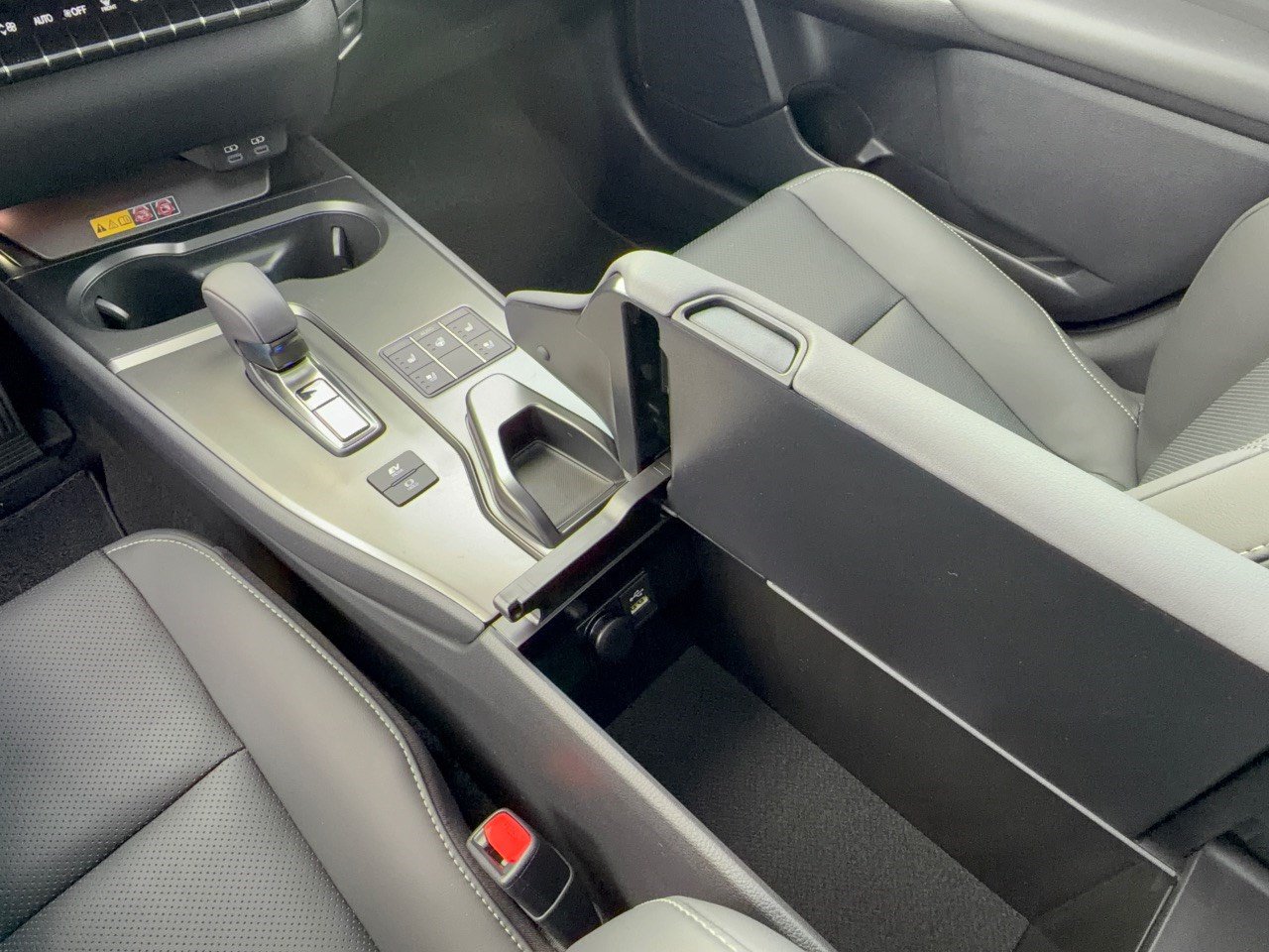 New 2026 Lexus UX 300h FWD w/ Accessory Package (Z2) image 34