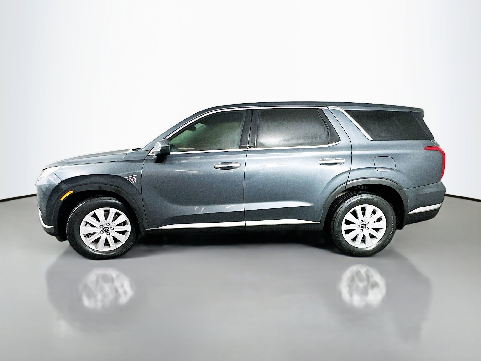 Used 2023 Hyundai Palisade SE w/ Cargo Package image 4