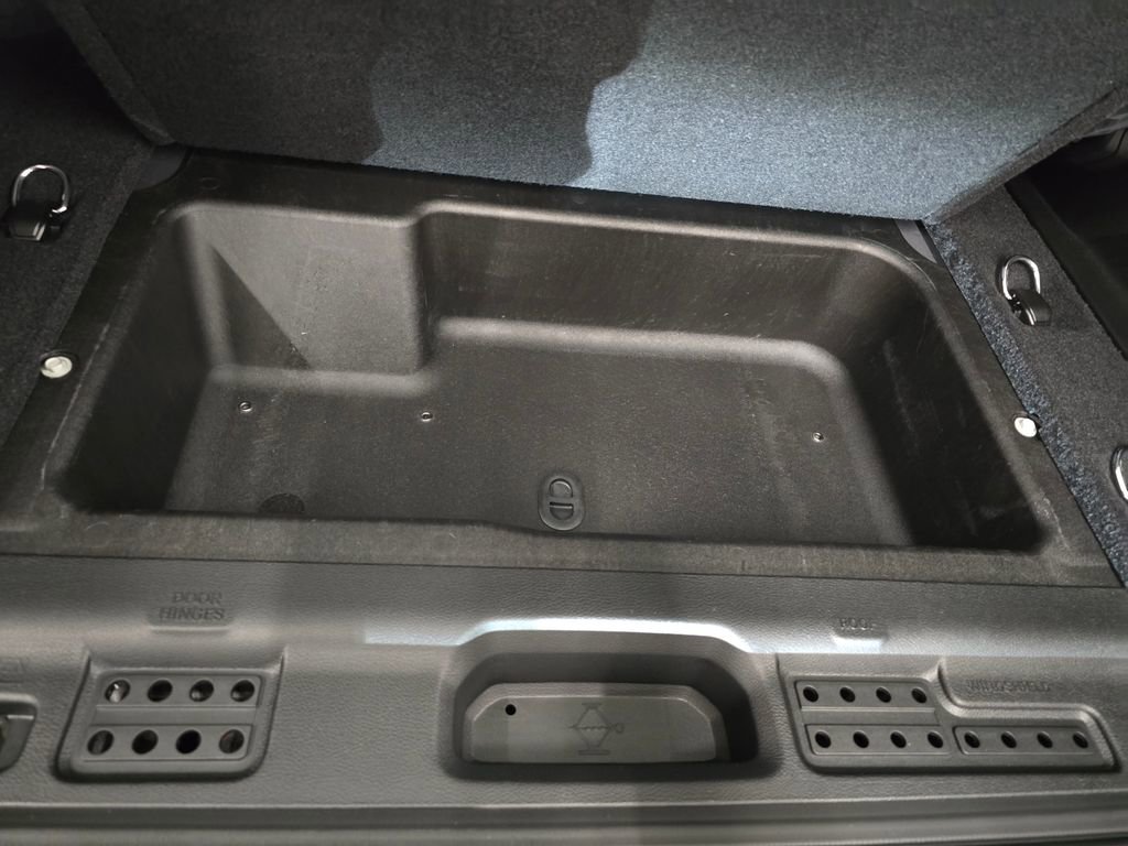 New 2026 Jeep Wrangler Unlimited Sahara AWD/4WD image 36