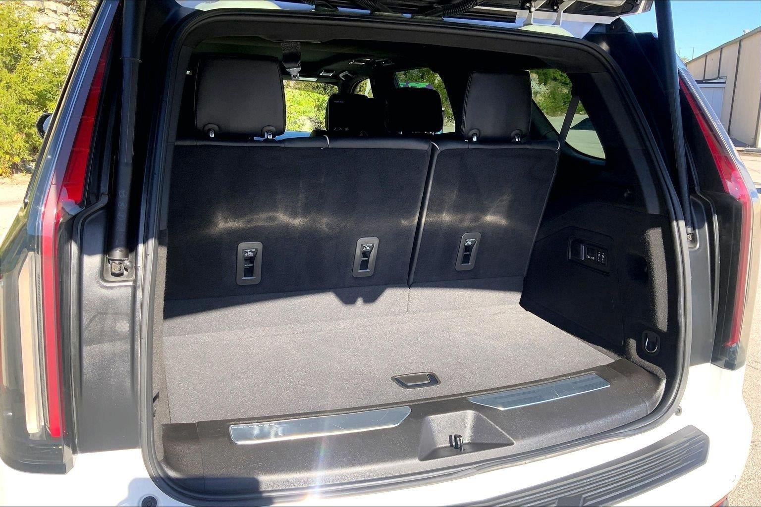 Certified 2023 Cadillac Escalade V AWD/4WD image 4