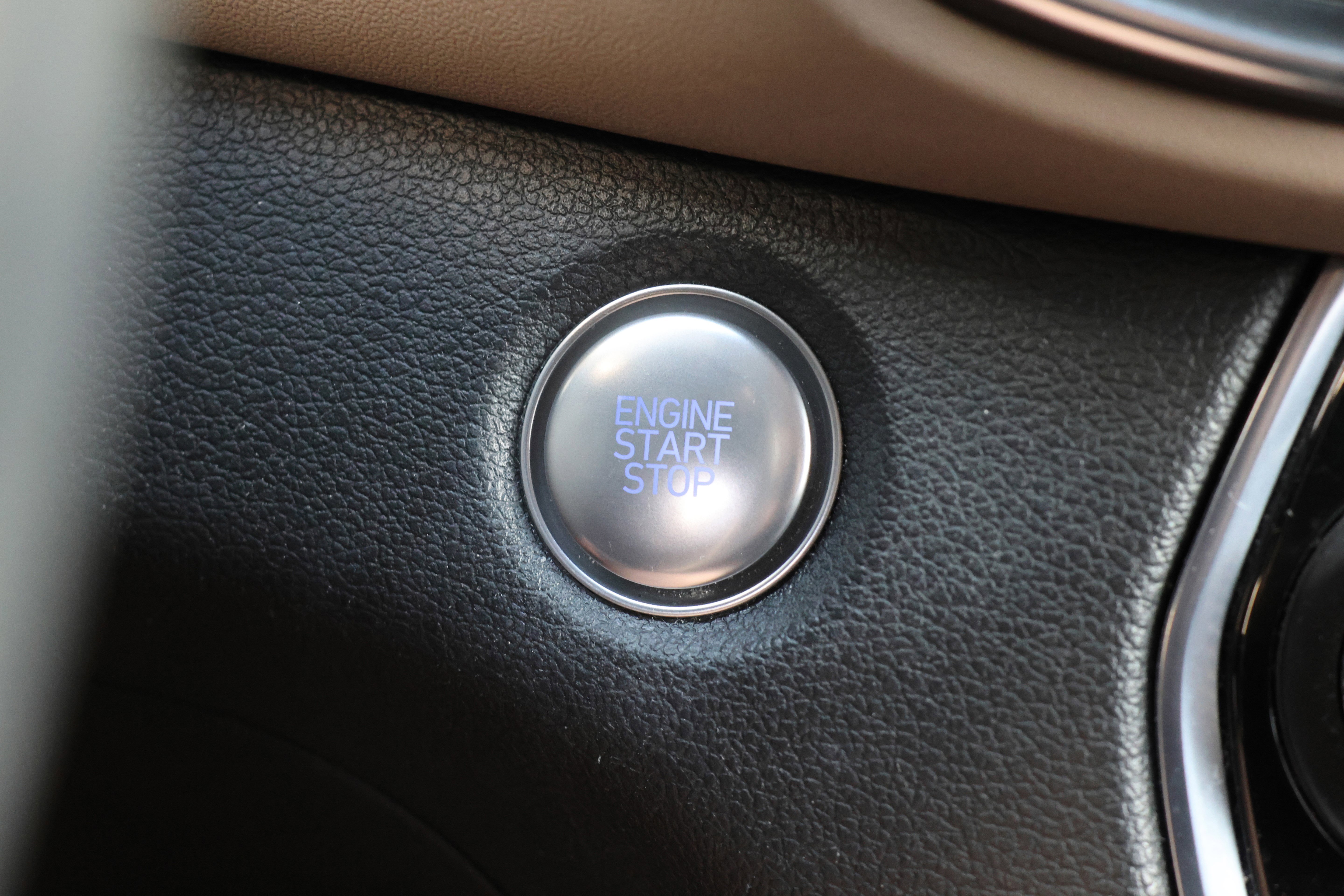 Used 2020 Hyundai Santa Fe Limited image 25