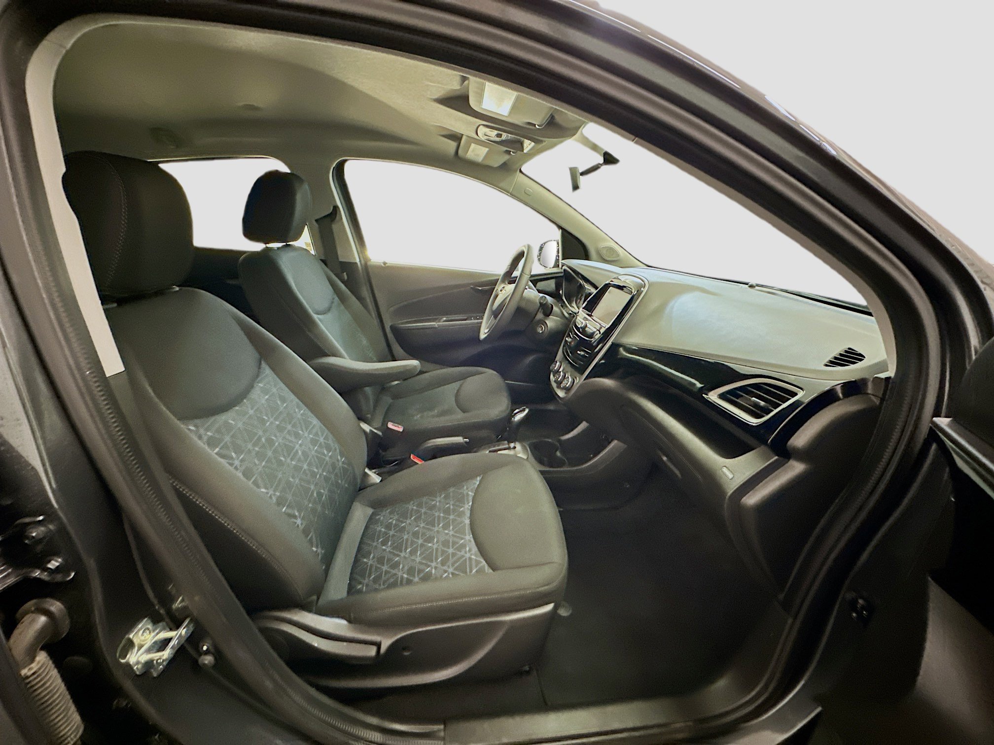 Used 2022 Chevrolet Spark LT image 32