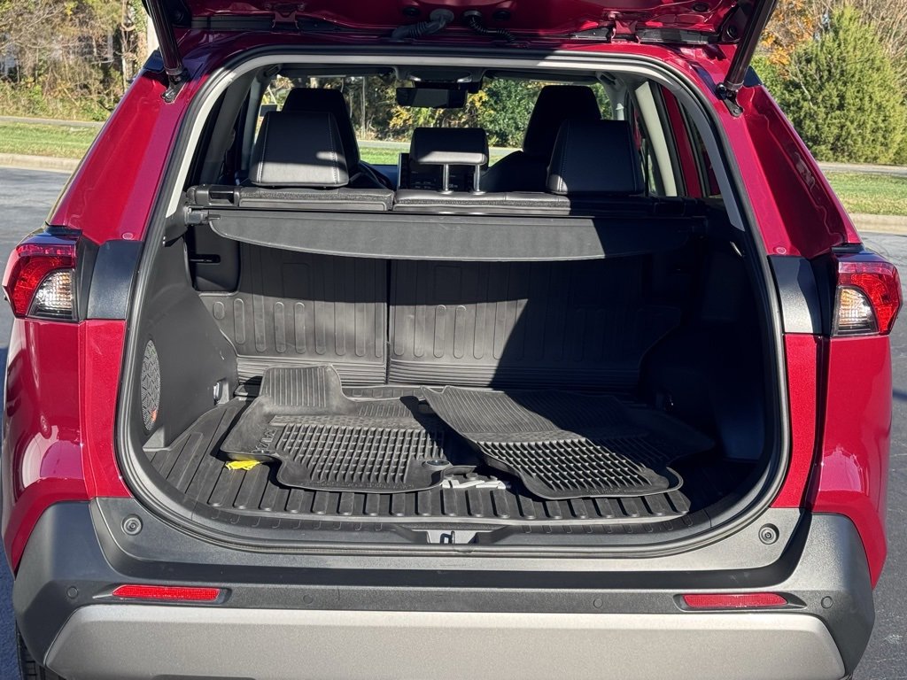 Used 2022 Toyota RAV4 Limited image 37