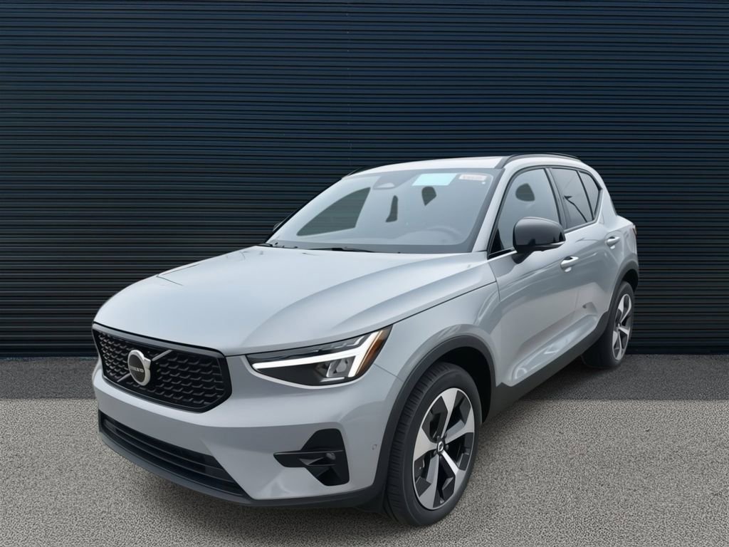 Used 2026 Volvo XC40 B5 Plus w/ Climate Package