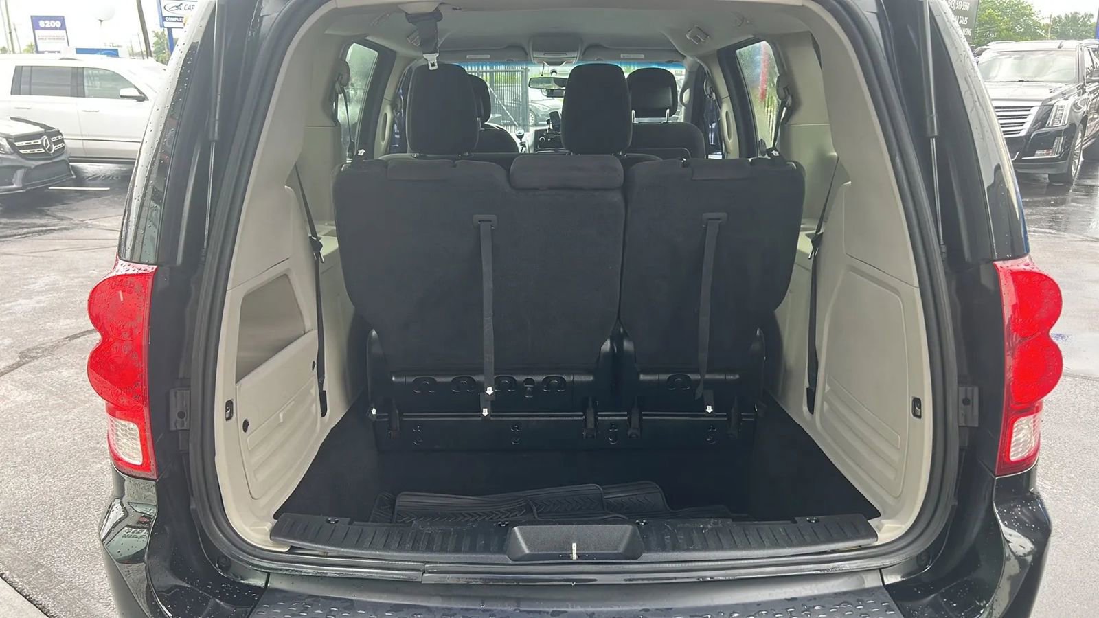Used 2014 Dodge Grand Caravan American Value Package FWD image 33