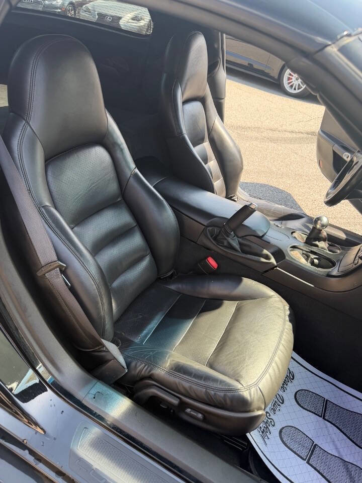 Used 2006 Chevrolet Corvette Coupe w/ Performance Package image 16
