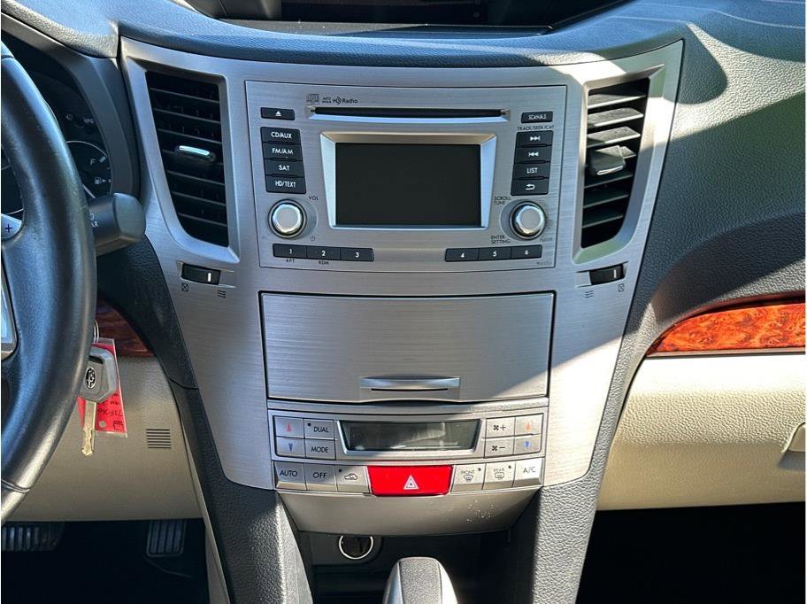 Used 2012 Subaru Outback 3.6R Limited w/ Moonroof Pkg image 17