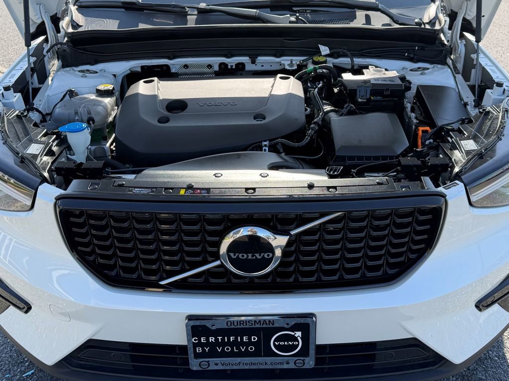Certified 2024 Volvo XC40 B5 Core AWD/4WD image 36