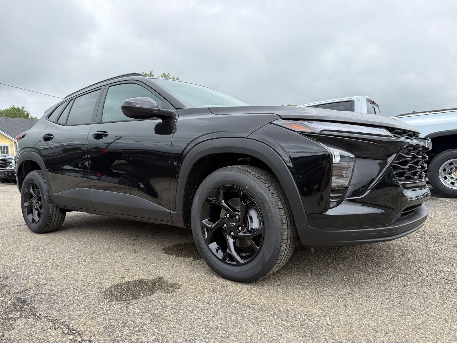 New 2026 Chevrolet Trax LT w/ Midnight Edition FWD image 10