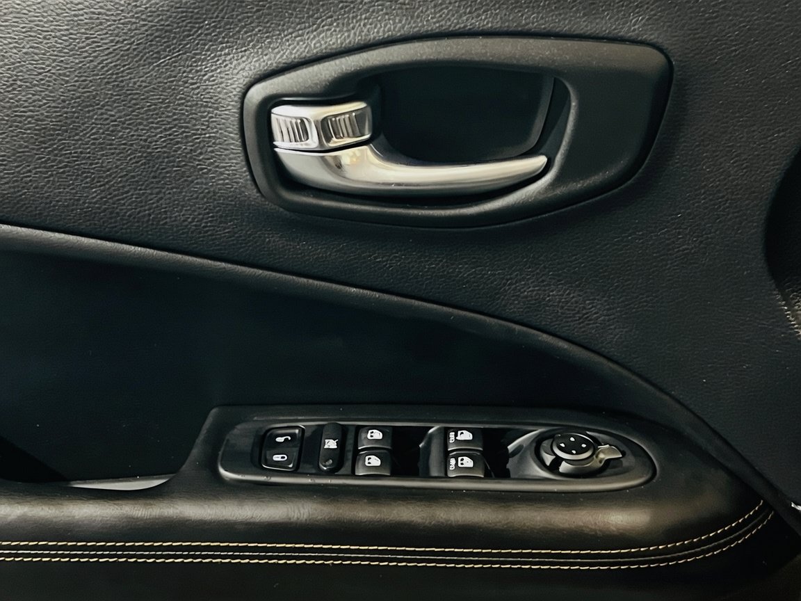 Used 2019 Jeep Compass Limited FWD image 13