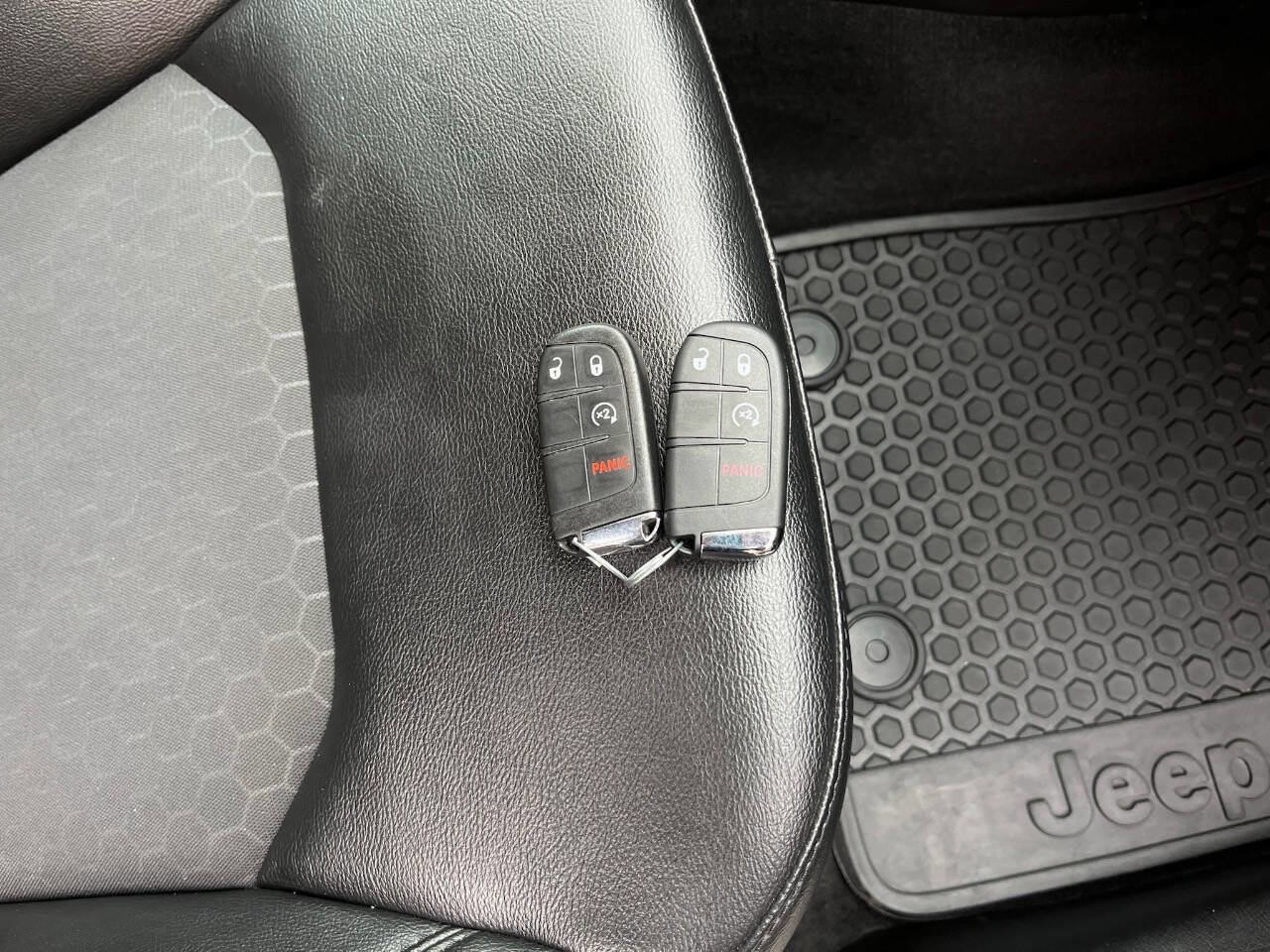 Used 2019 Jeep Compass Latitude image 35