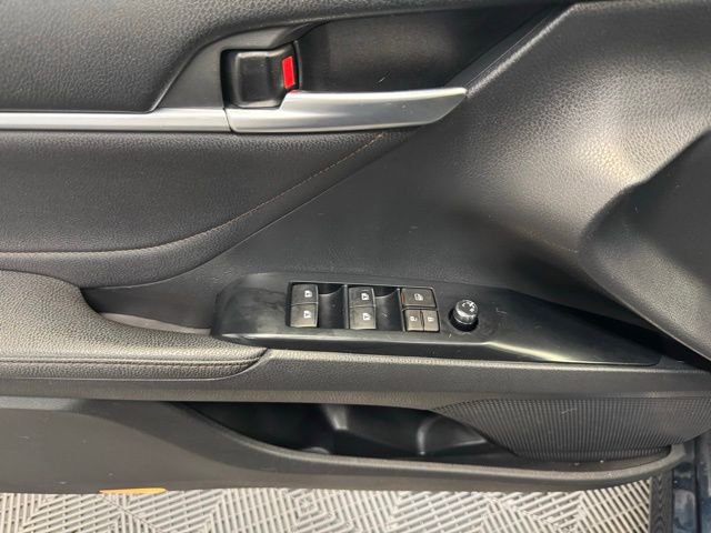 Used 2018 Toyota Camry XLE w/ Audio Package image 10