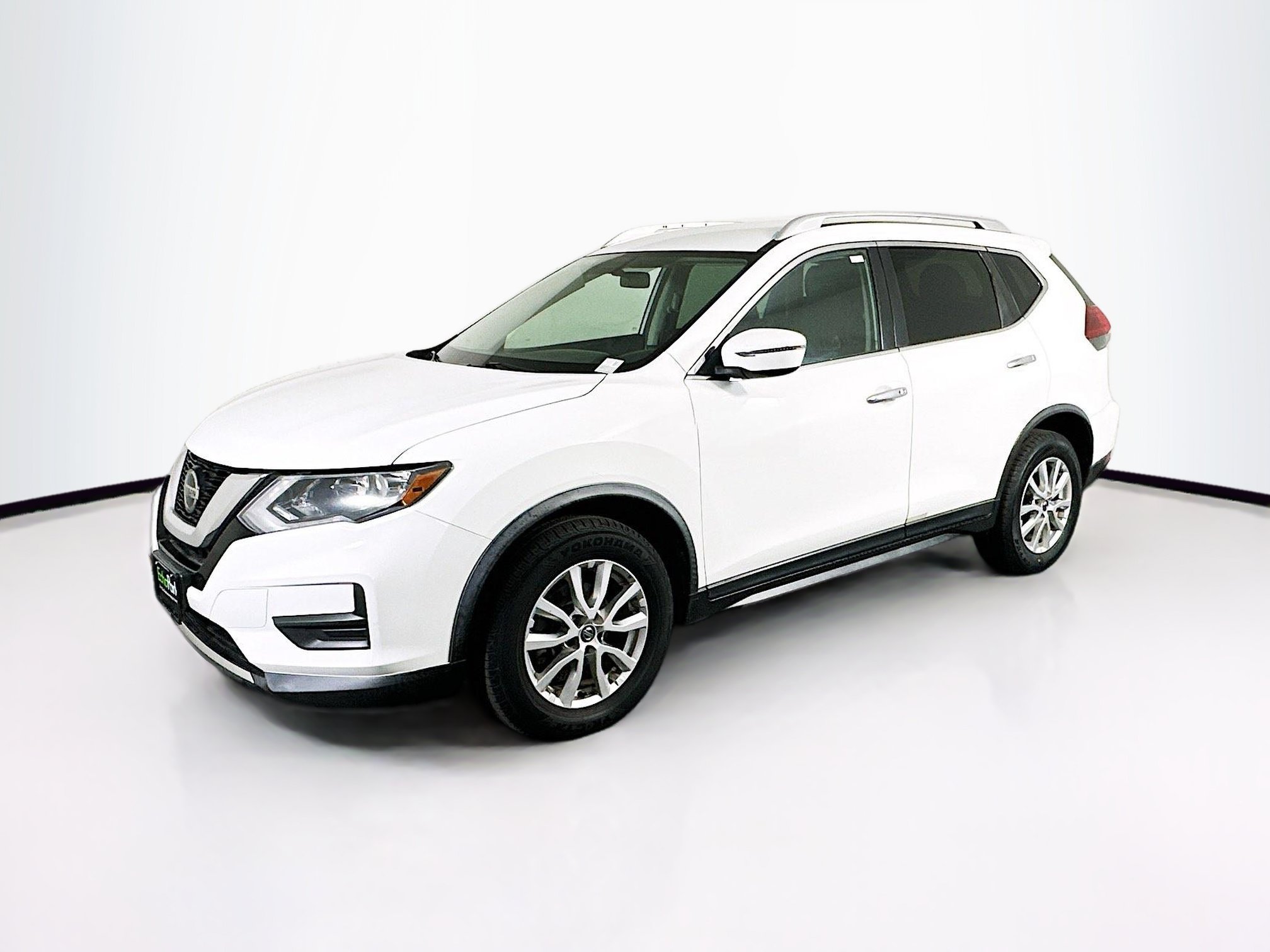 Used 2018 Nissan Rogue SV FWD image 3