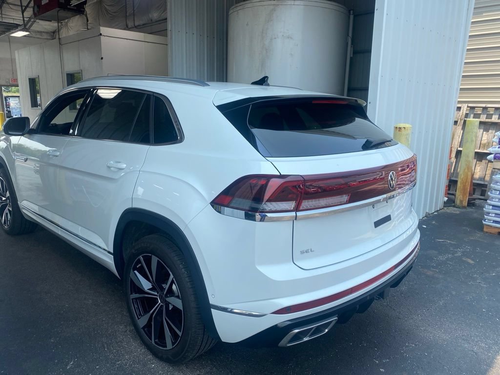 Used 2024 Volkswagen Atlas Cross Sport SEL Premium R-Line AWD/4WD image 3
