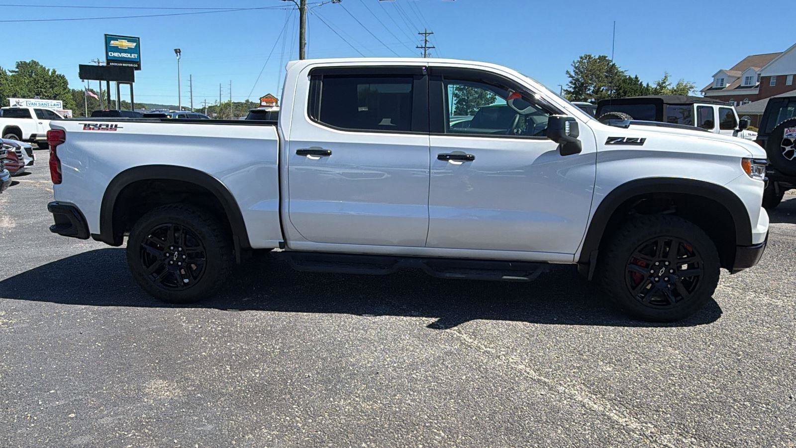 Used 2024 Chevrolet Silverado 1500 LT Trail Boss w/ LT Trail Boss Premium Package AWD/4WD image 4