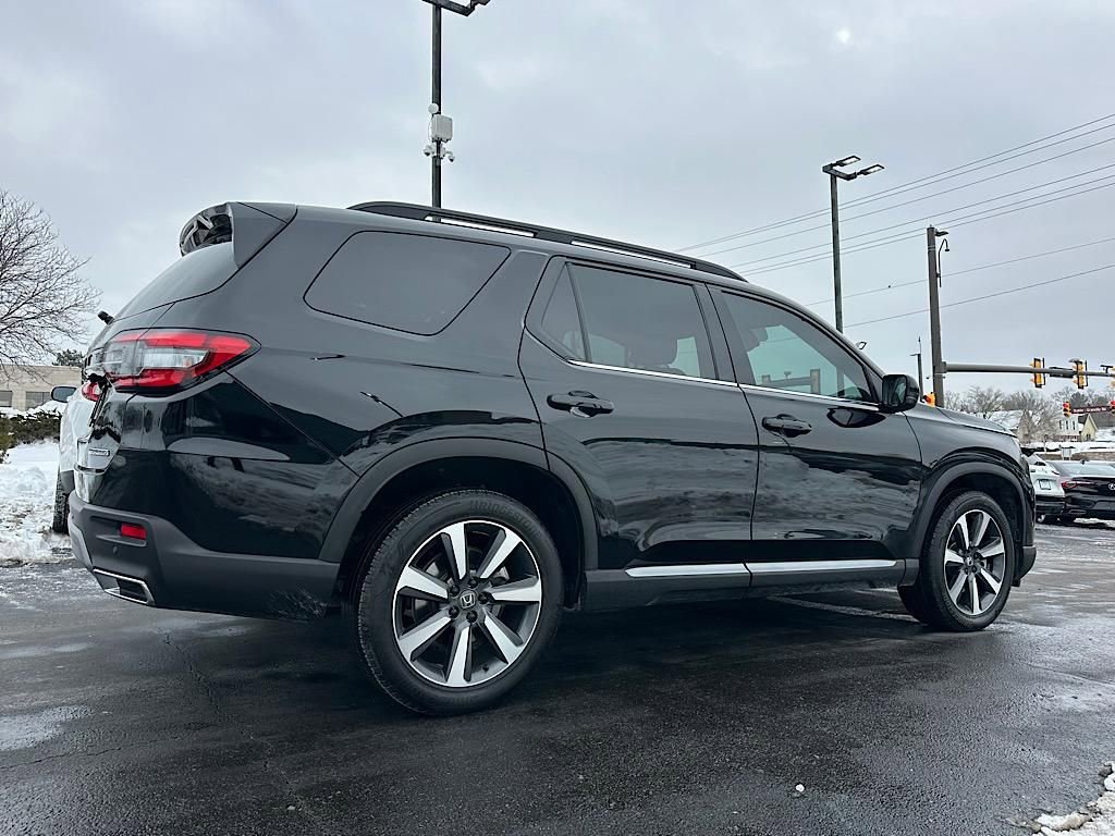 Used 2023 Honda Pilot Touring image 12
