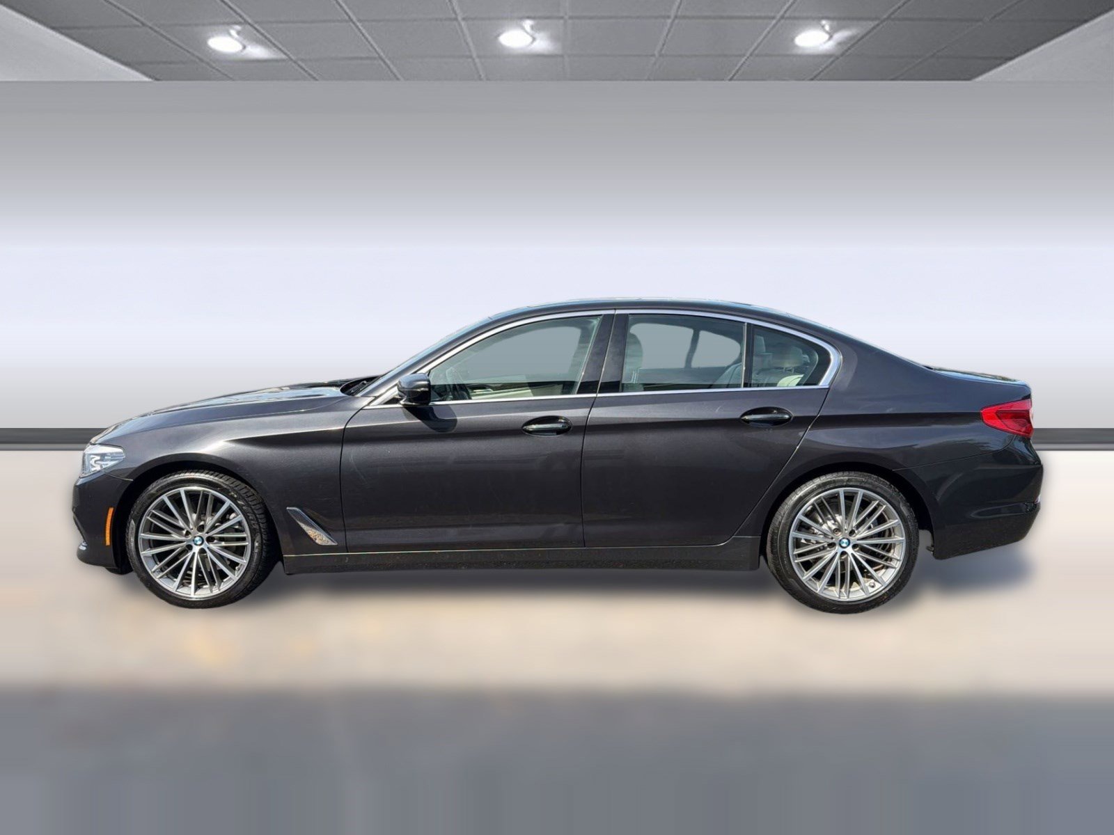 Used 2018 BMW 530i image 2