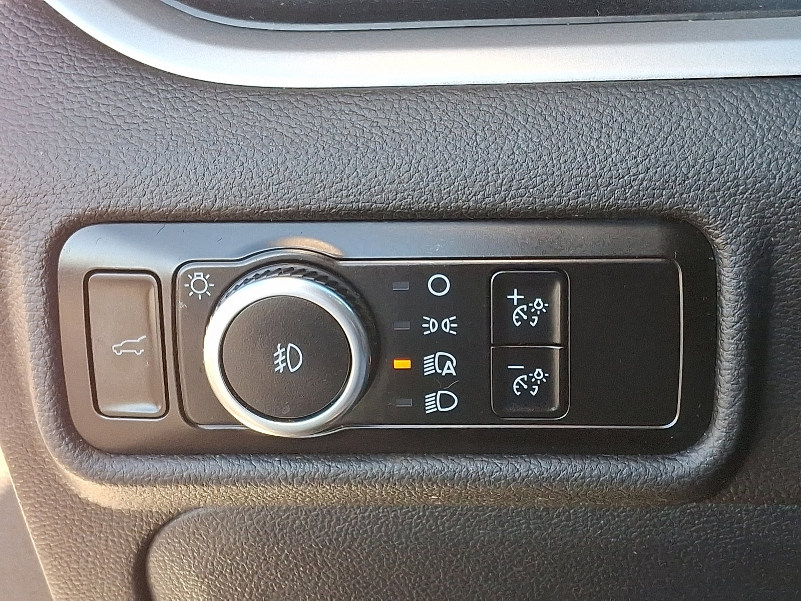 Used 2023 Ford Explorer XLT w/ Equipment Group 202A image 24