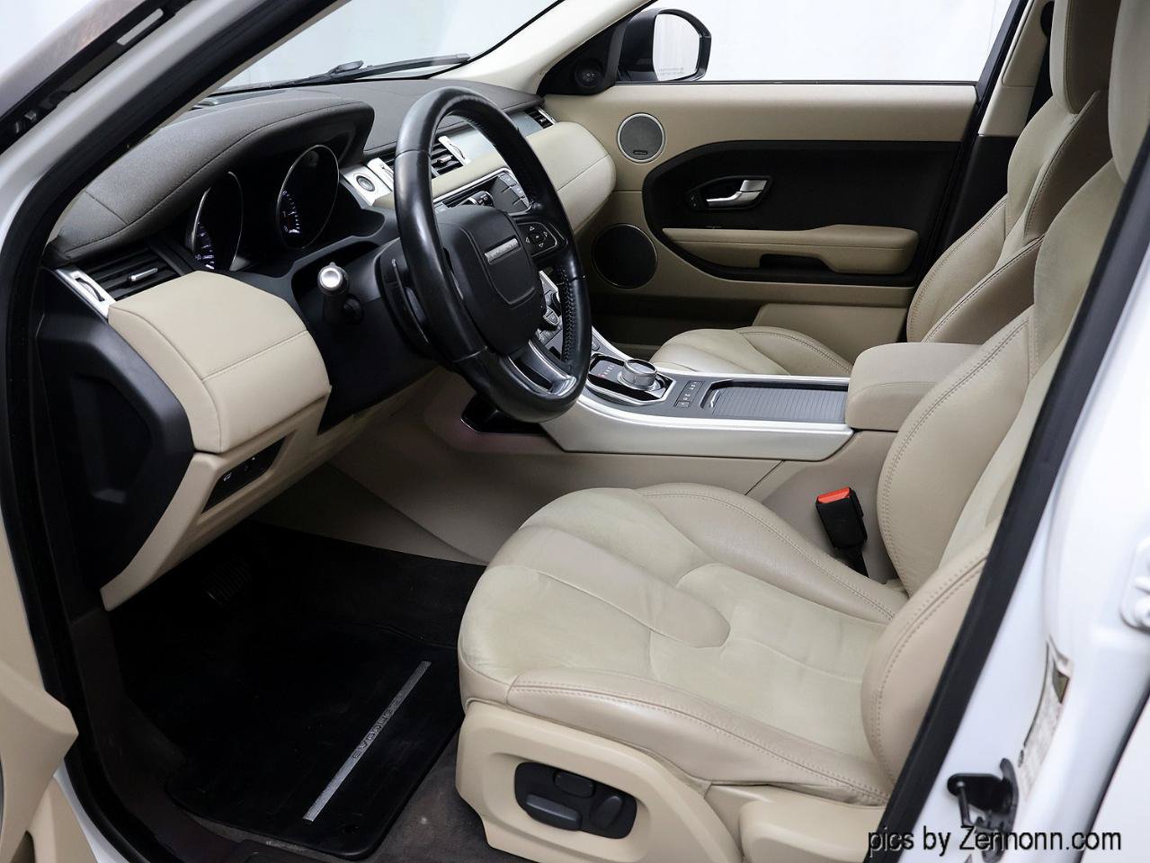Used 2015 Land Rover Range Rover Evoque Pure AWD/4WD image 12
