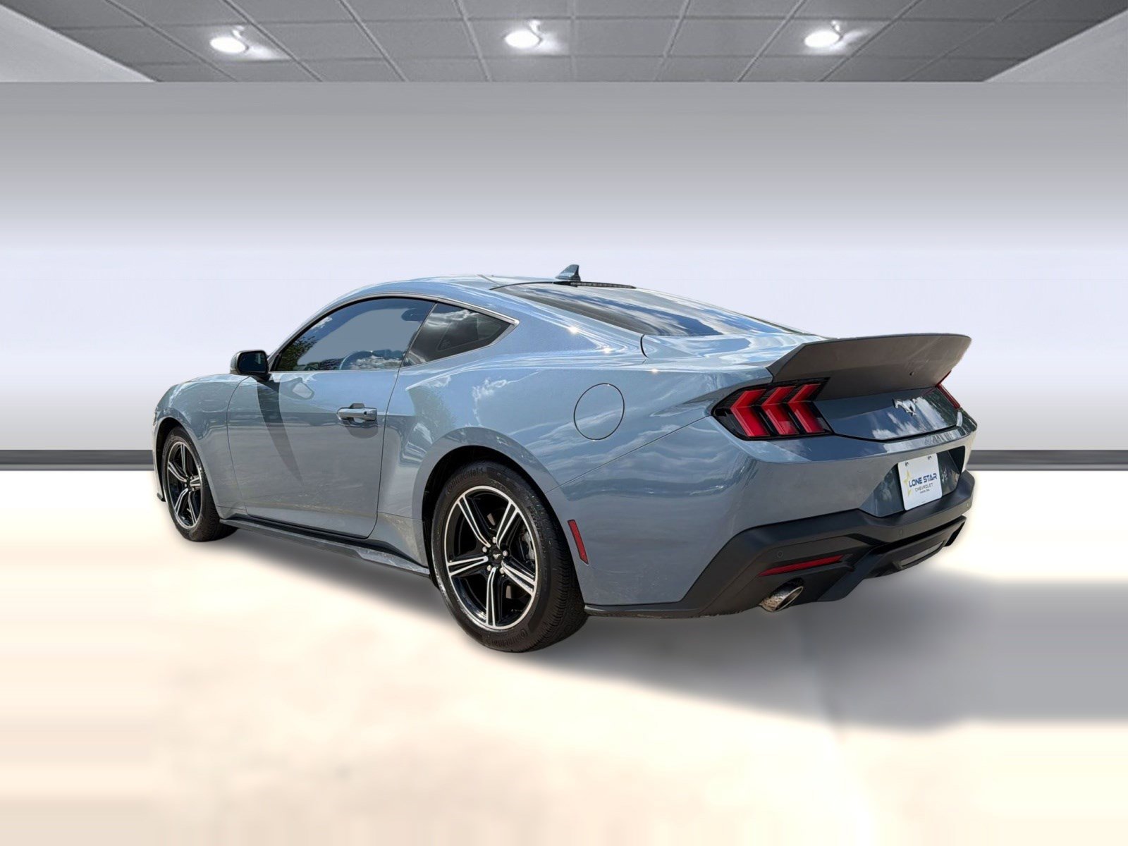 Used 2025 Ford Mustang Coupe image 3