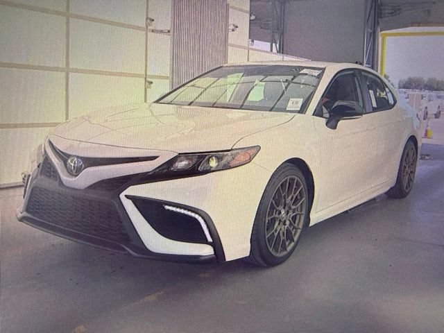 Used 2023 Toyota Camry SE AWD/4WD image 2