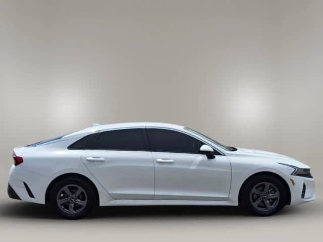 Used 2021 Kia K5 LX FWD image 4