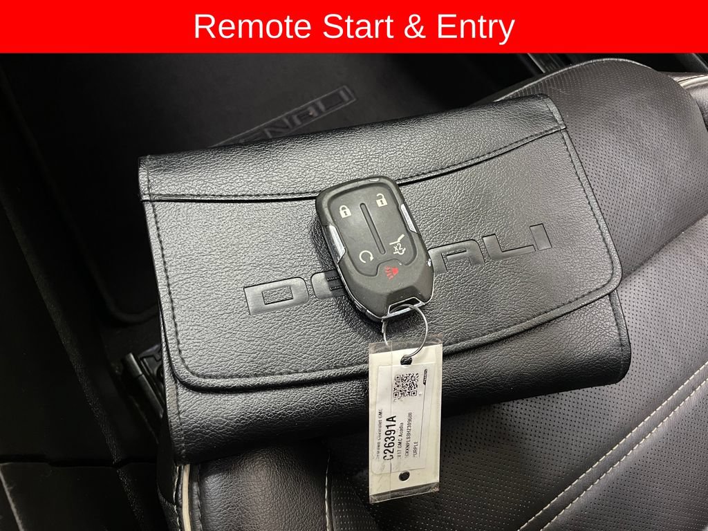 Used 2017 GMC Acadia Denali w/ Technology Package FWD image 8