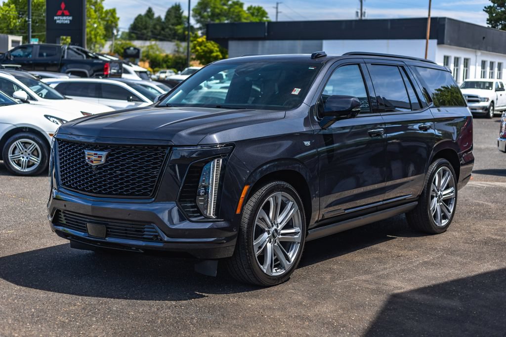 Used 2025 Cadillac Escalade Sport Platinum w/ LPO, Floor Liner Package AWD/4WD image 4