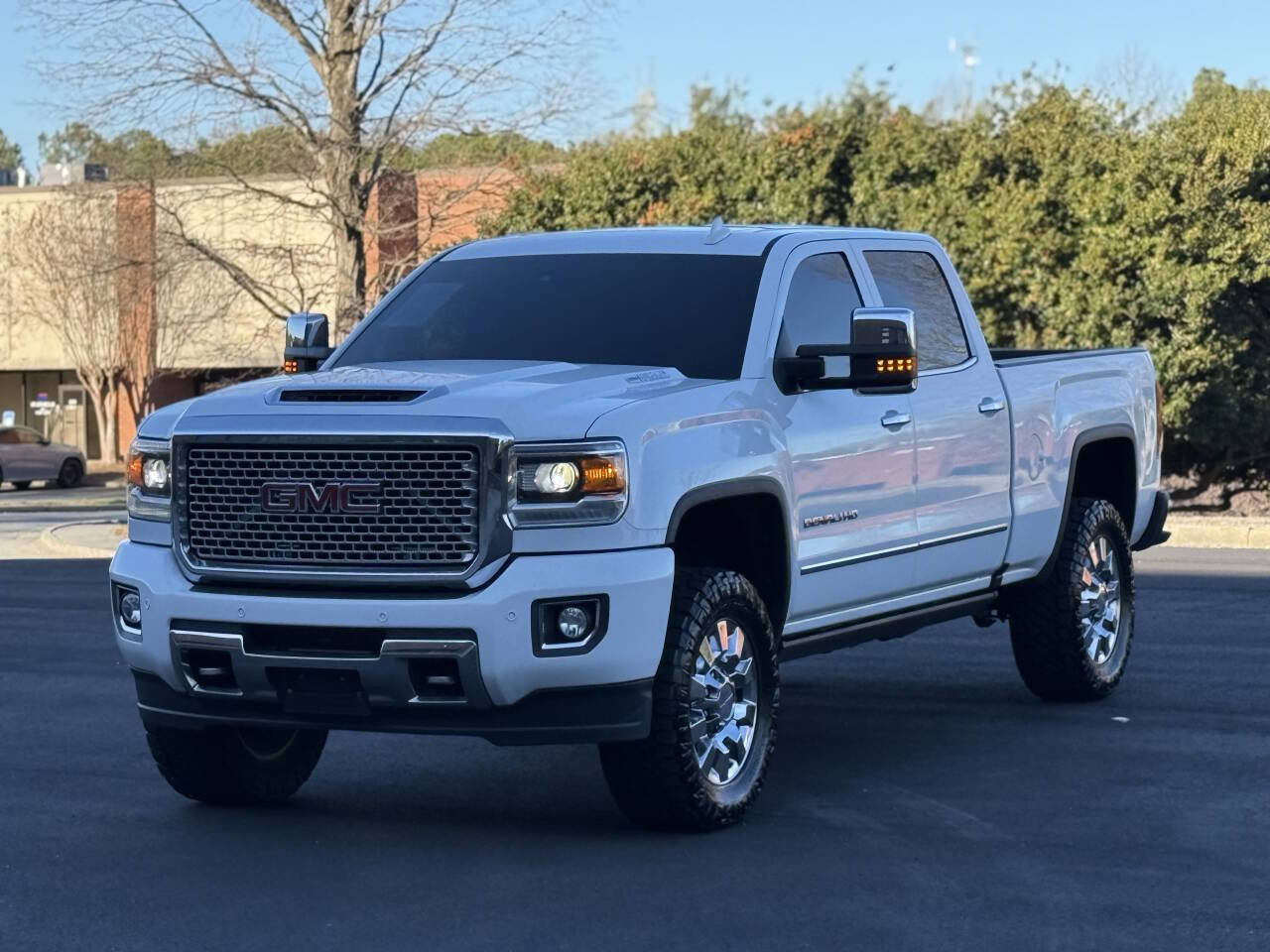Used 2017 GMC Sierra 2500 Denali w/ Duramax Plus Package AWD/4WD image 3