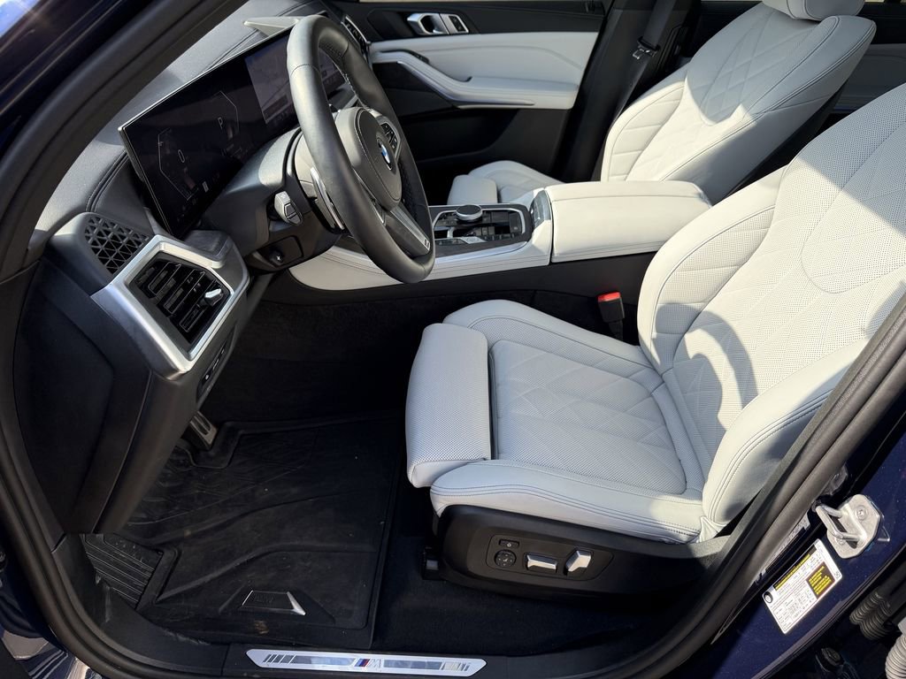 Used 2025 BMW X5 sDrive40i w/ M Sport Package image 8