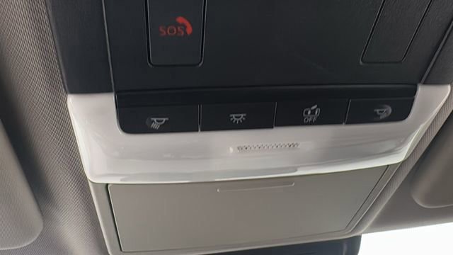 Used 2023 Mitsubishi Outlander SE image 32