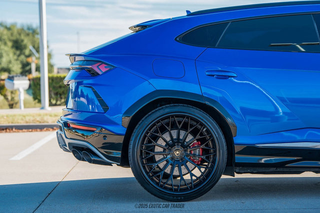 Used 2019 Lamborghini Urus image 10